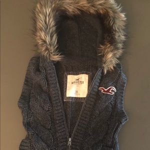 Hollister xs faux fur hooded sweater vest